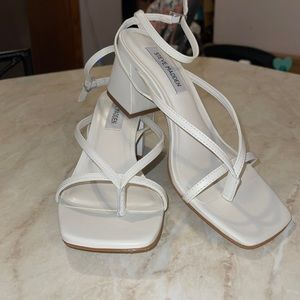 White heels, size 7.5, 10/10 condition, never worn // Steve Madden, 2.75in heel